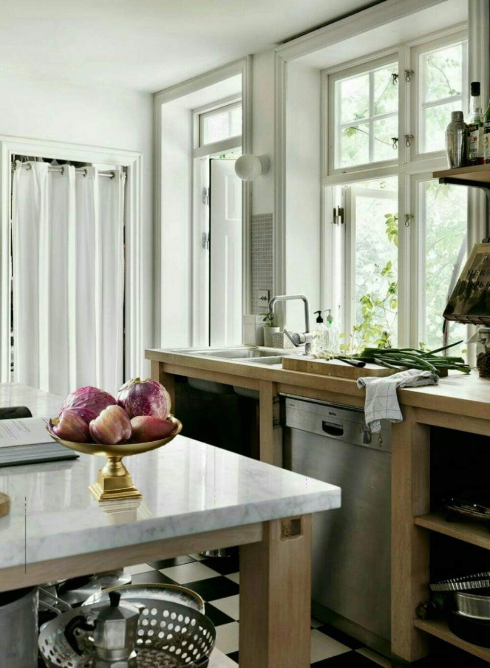 Serene Spaces Living Gold Pedestal Bowl - Table Centerpiece with Rich Gold Color 1075 Diameter 575 Tall