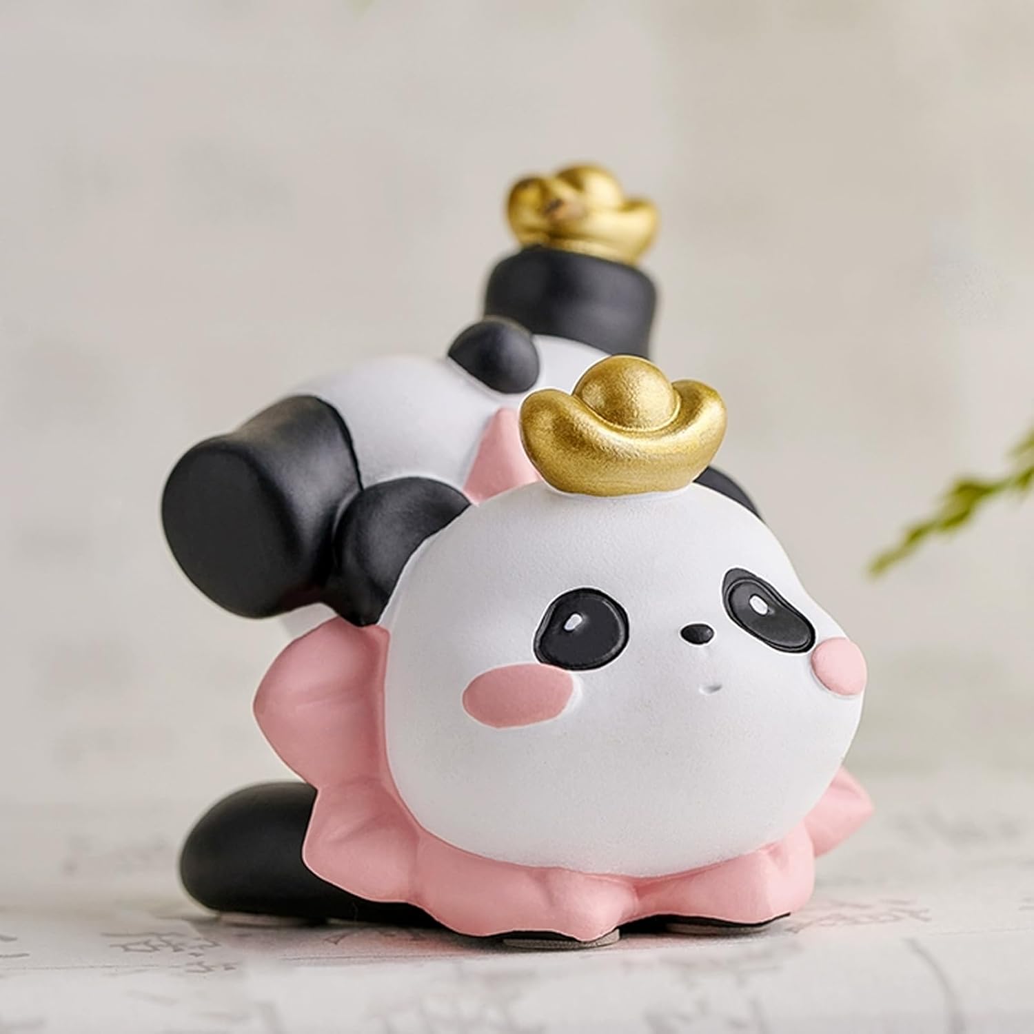 Lanehai Panda Phone Holder Resin Statue Gold
