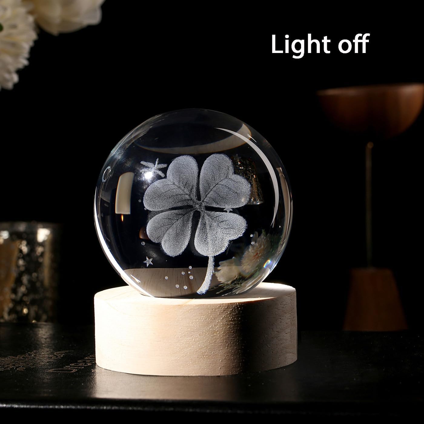 DUQGUHO Four Leaf Clover Crystal Ball Decorative Figurine