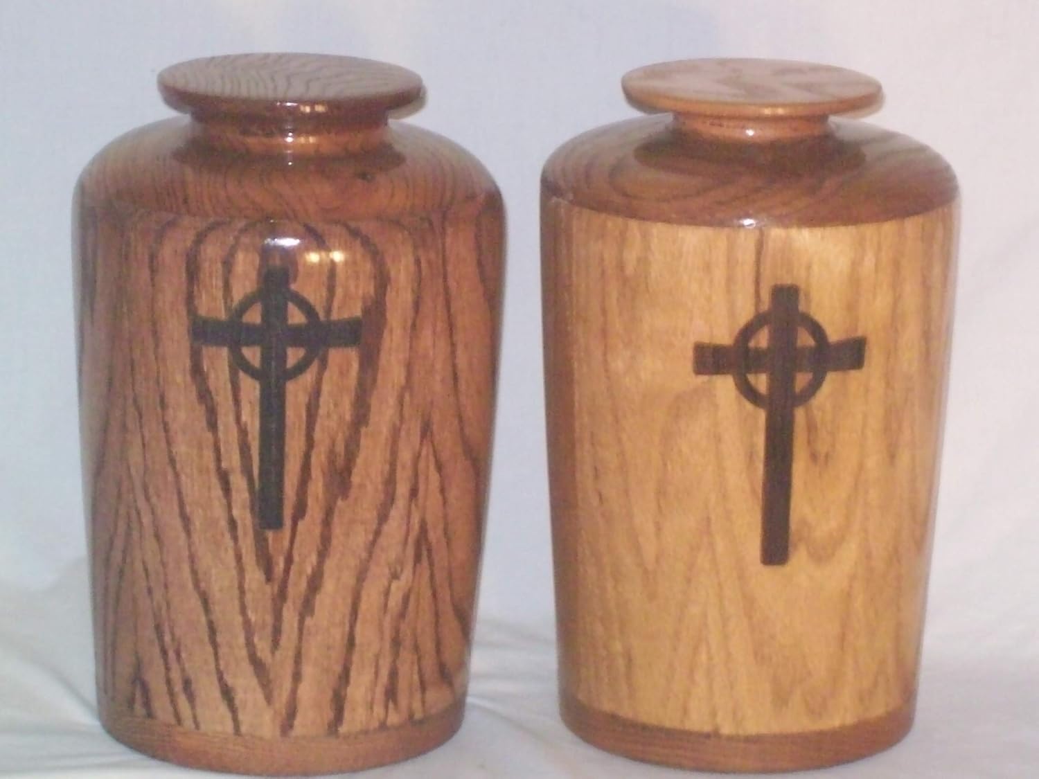 Solid Oak Round Cremation Urn with Celtic Cross - Medium Cherry 1