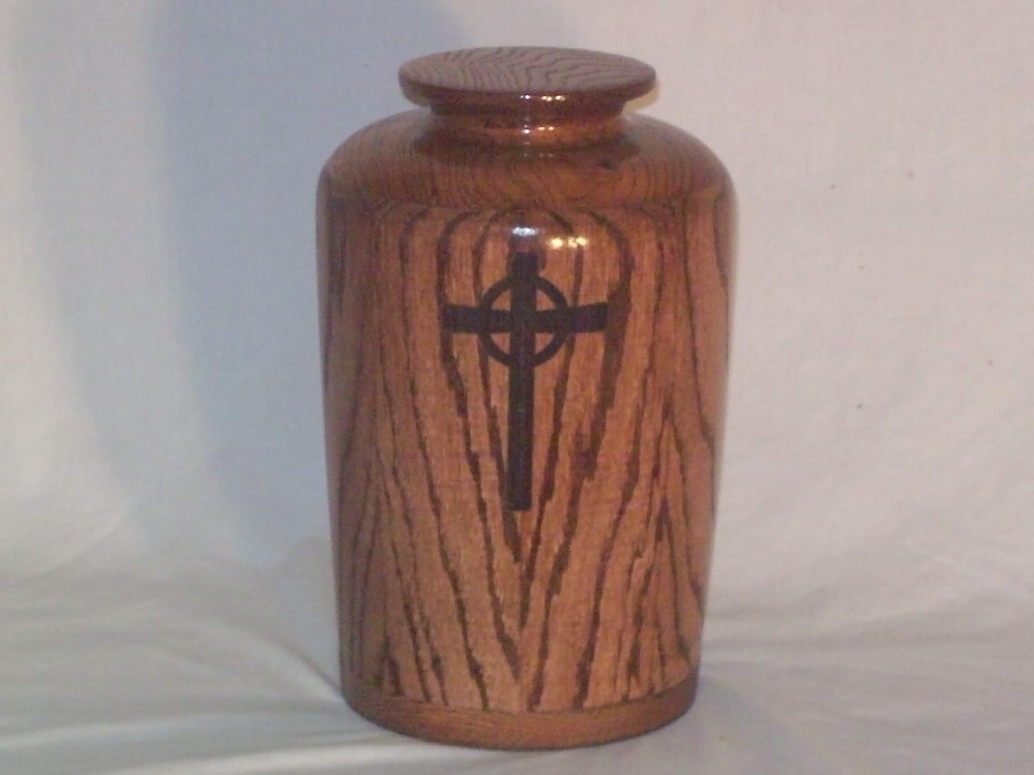 Solid Oak Round Cremation Urn with Celtic Cross - Medium Cherry 1