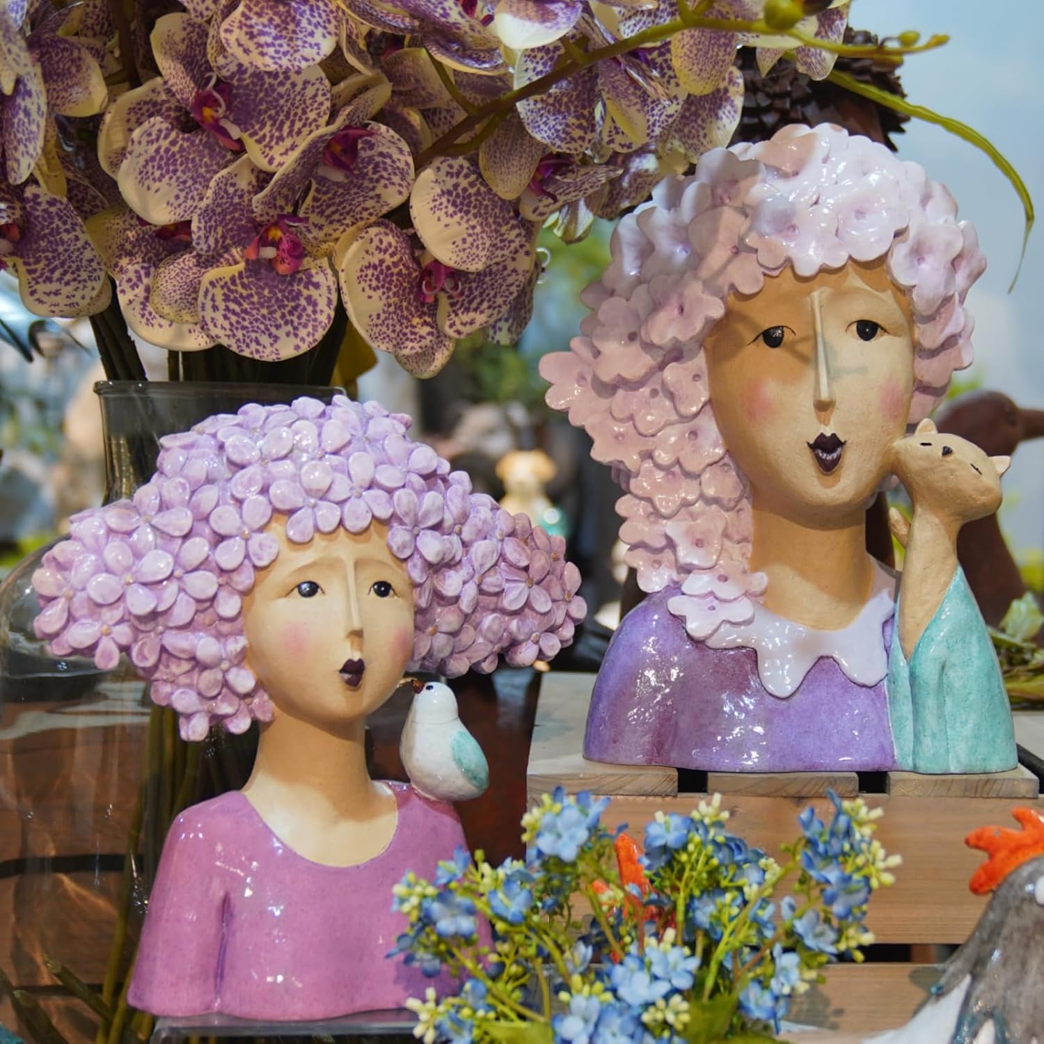 DiliComing Women with Bird Garden Statue